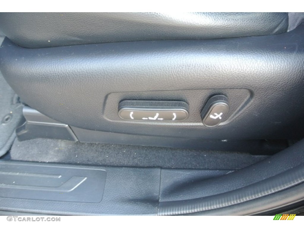 2009 Kia Borrego EX V8 Controls Photo #86185417