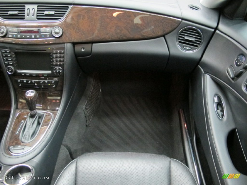 2008 CLS 550 - Black / Black photo #27