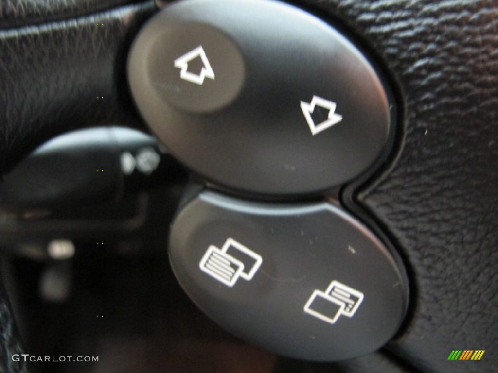 2008 CLS 550 - Black / Black photo #36