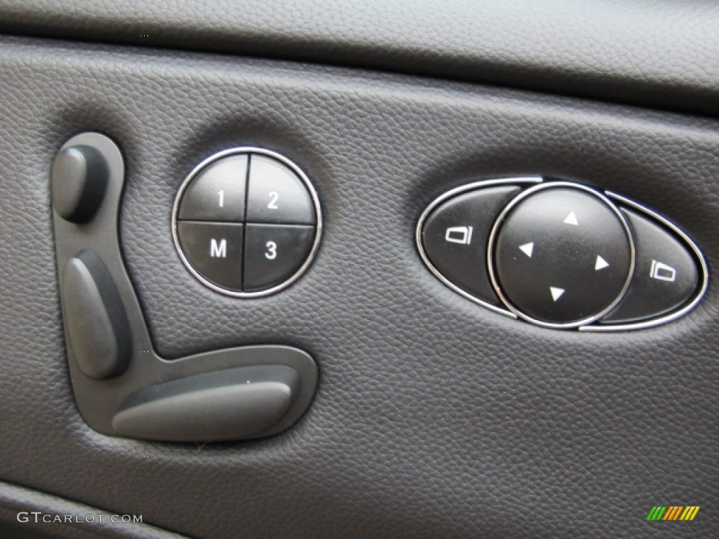 2008 CLS 550 - Black / Black photo #39