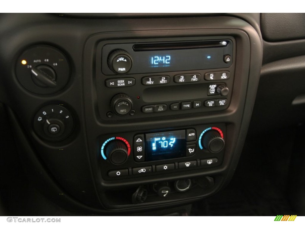 2008 Chevrolet TrailBlazer LT 4x4 Controls Photo #86193653