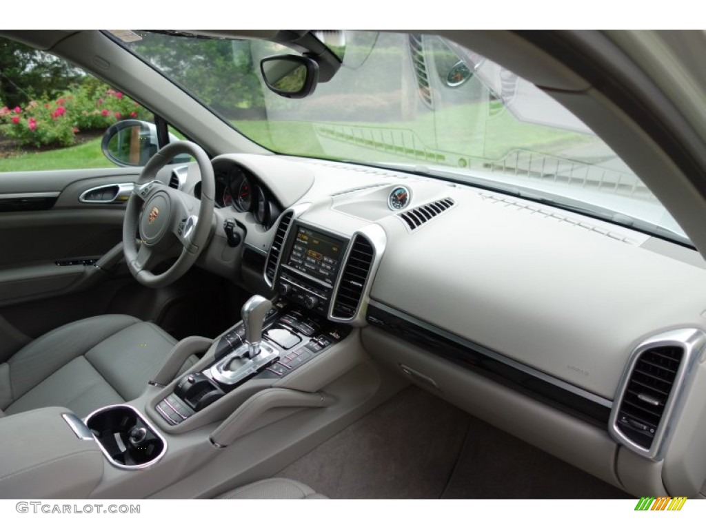 2014 Porsche Cayenne Standard Cayenne Model Platinum Grey Dashboard Photo #86194988