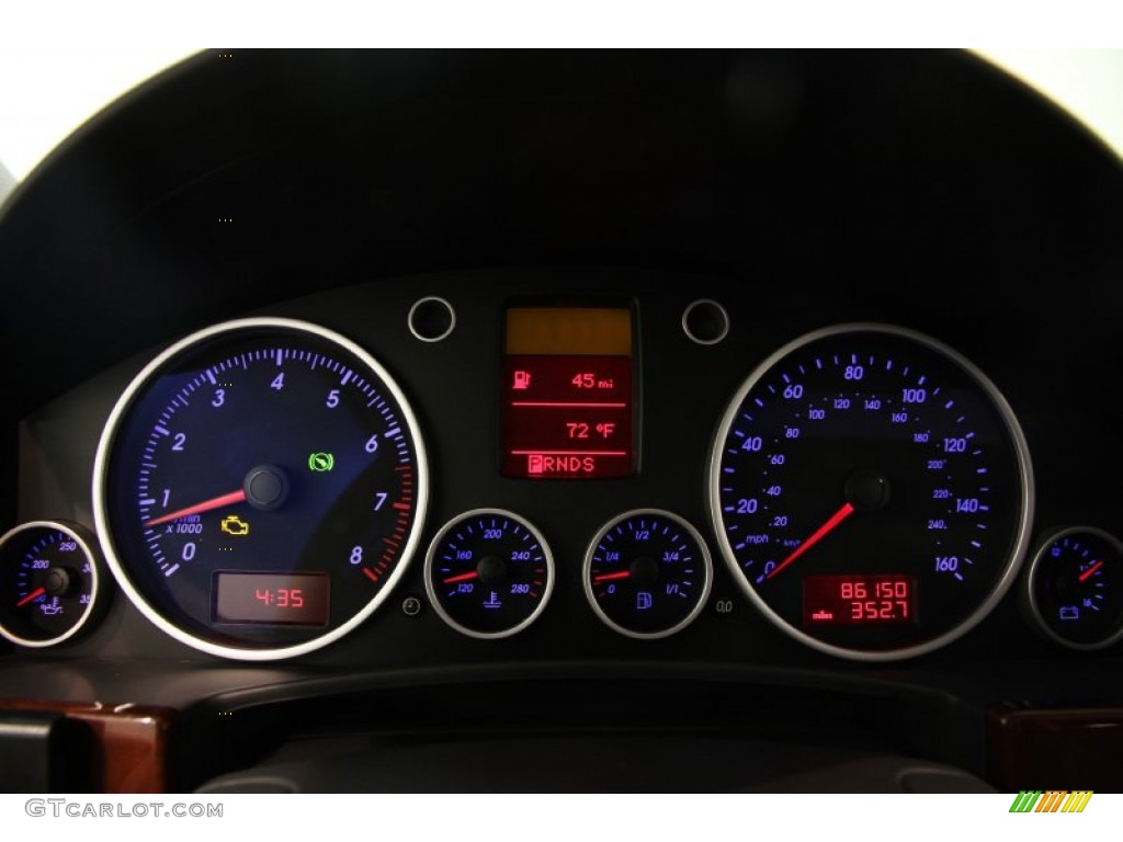 2005 Volkswagen Touareg V6 Gauges Photo #86196506