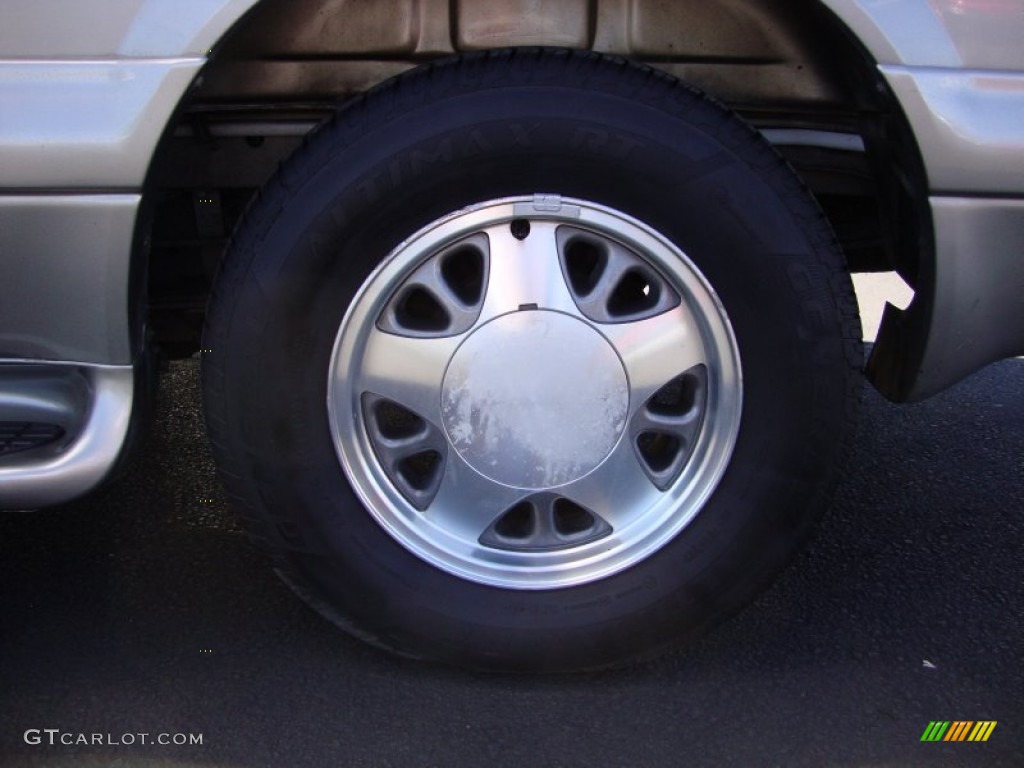 2002 Chevrolet Astro LT Wheel Photos