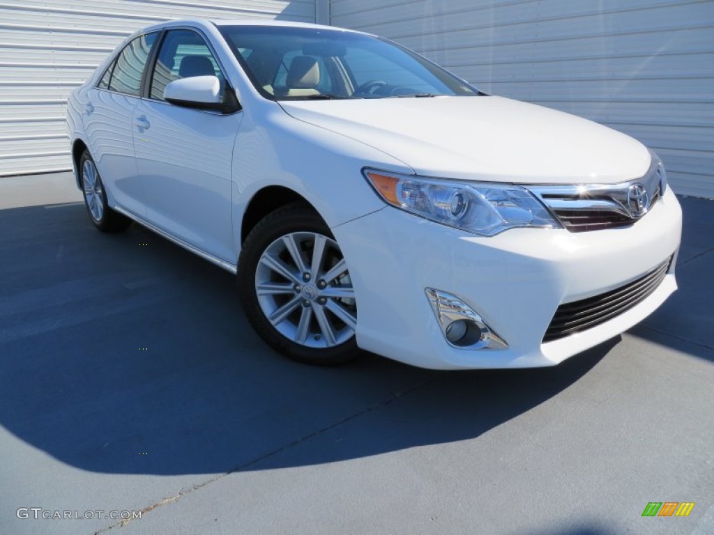 2013 Camry XLE - Super White / Ivory photo #1