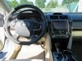 2013 Super White Toyota Camry XLE  photo #27