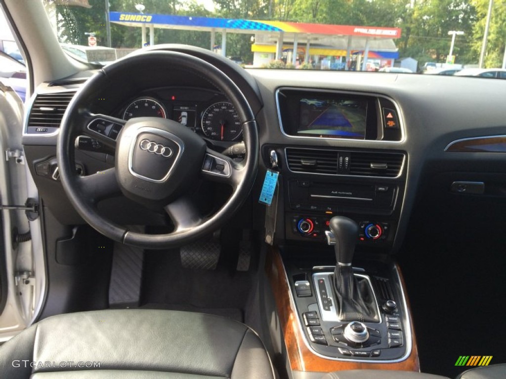 2011 Audi Q5 3.2 quattro Black Dashboard Photo #86202692