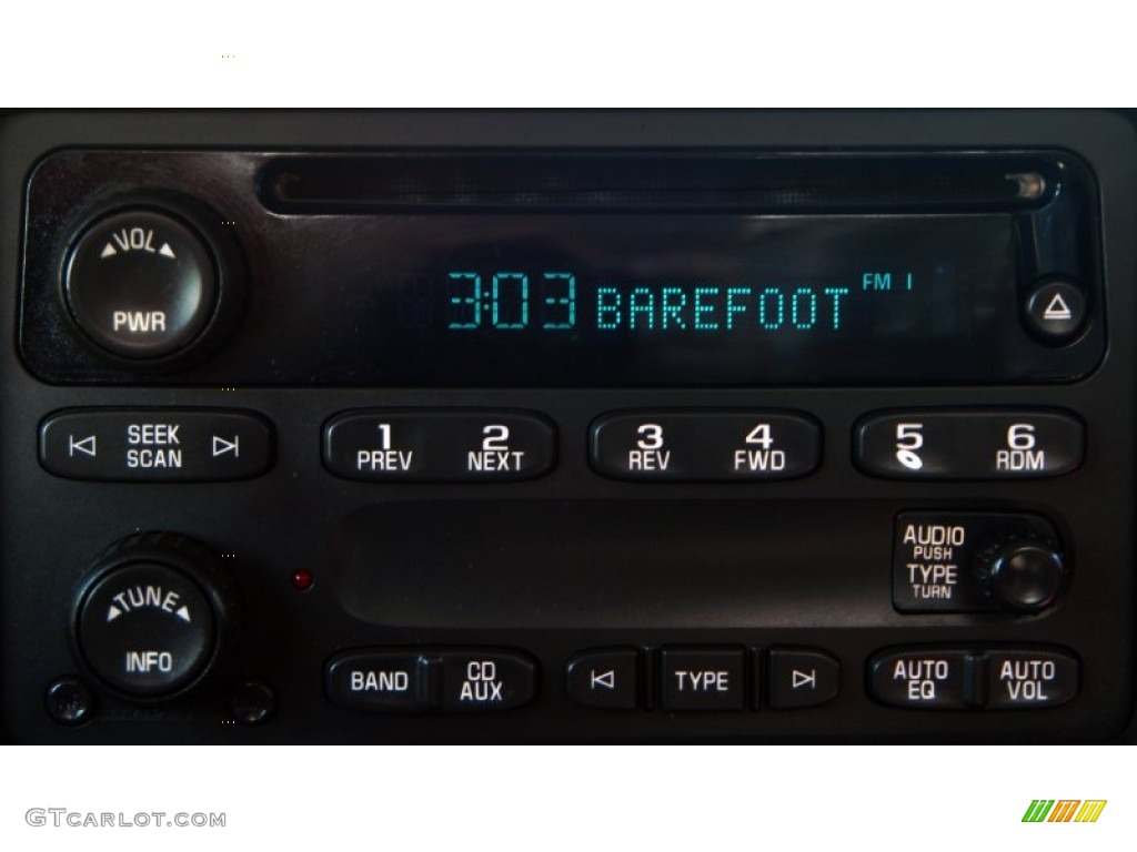 2005 GMC Sierra 2500HD SLE Regular Cab 4x4 Audio System Photo #86203085