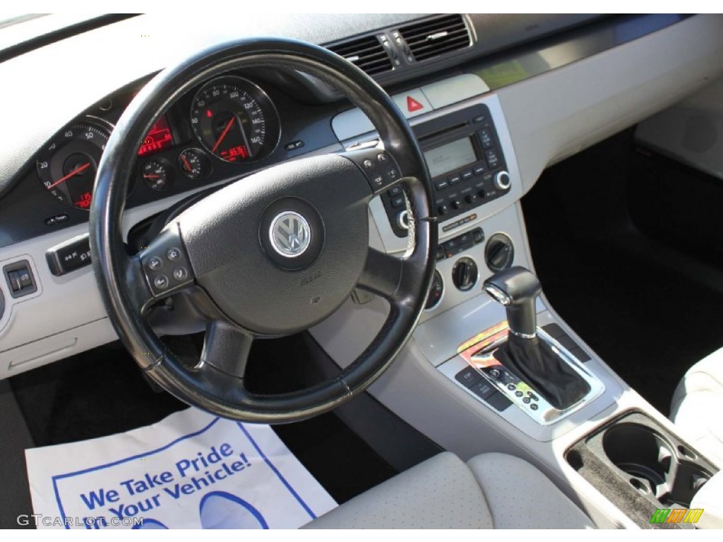 2007 Volkswagen Passat 2.0T Wagon Controls Photo #86203379