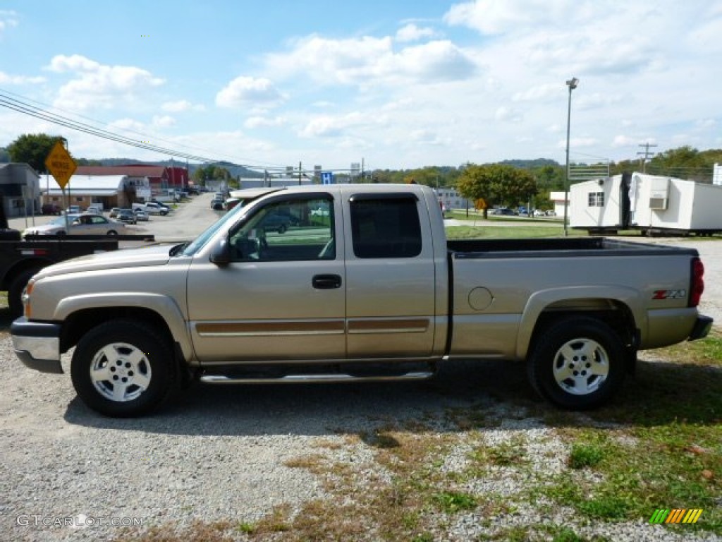 2004 Silverado 1500 Z71 Extended Cab 4x4 - Sandstone Metallic / Tan photo #2