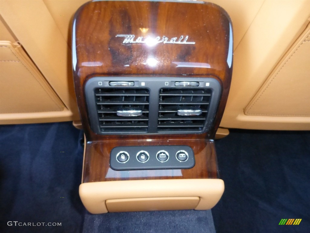 2011 Maserati Quattroporte S Controls Photo #86205023