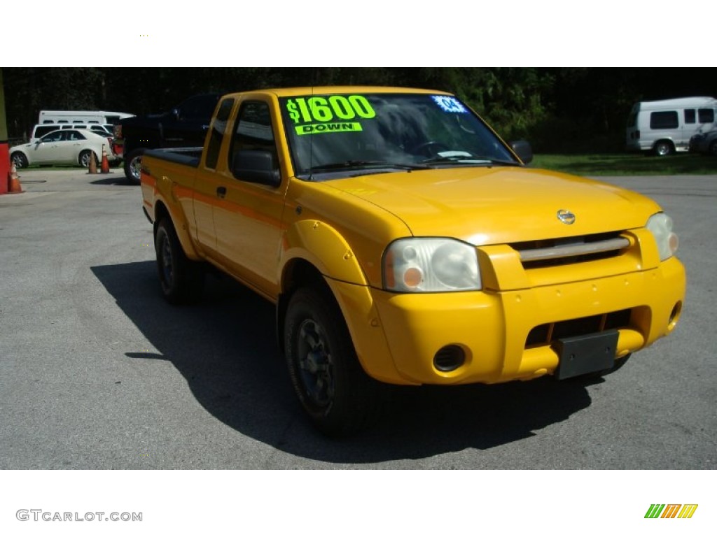 2004 Frontier XE King Cab Desert Runner - Solar Yellow / Gray photo #3
