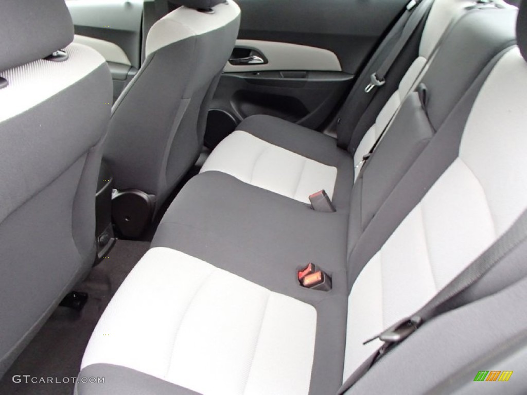 2014 Cruze LS - Rainforest Green Metallic / Jet Black/Medium Titanium photo #4