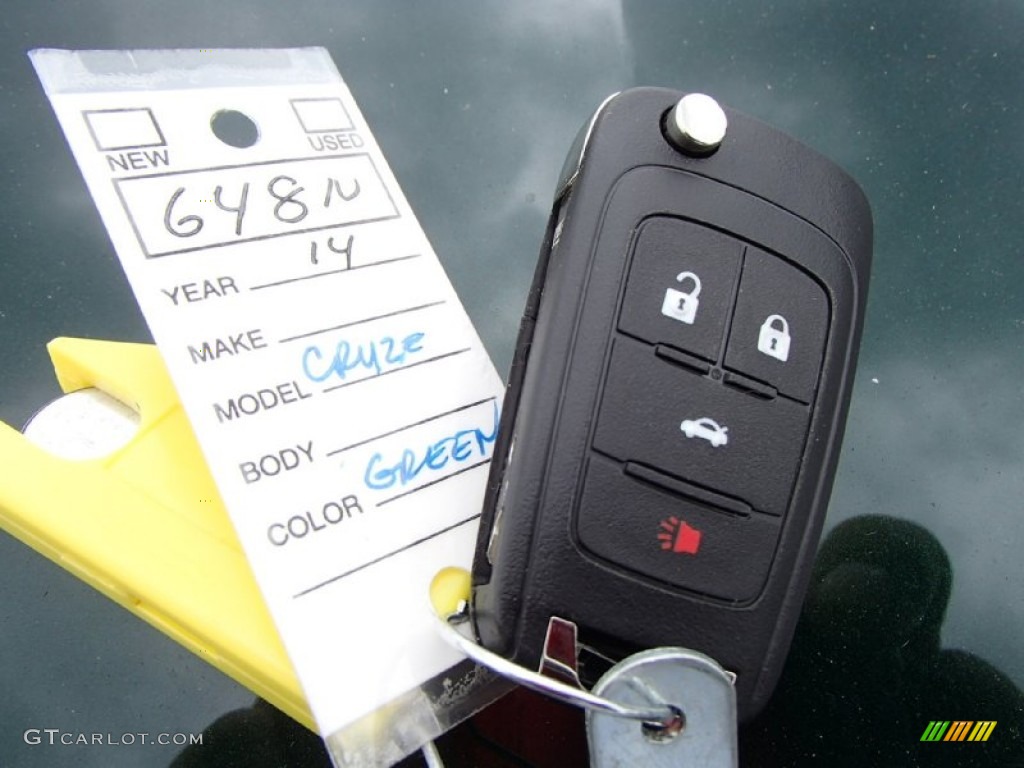 2014 Cruze LS - Rainforest Green Metallic / Jet Black/Medium Titanium photo #9