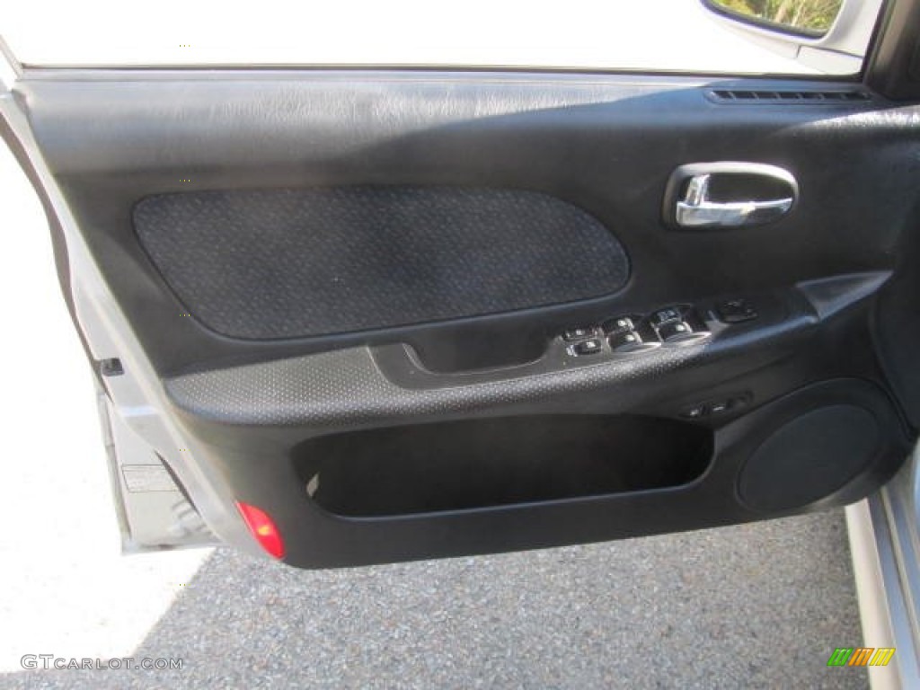 2004 Sonata  - Brilliant Silver / Black photo #11