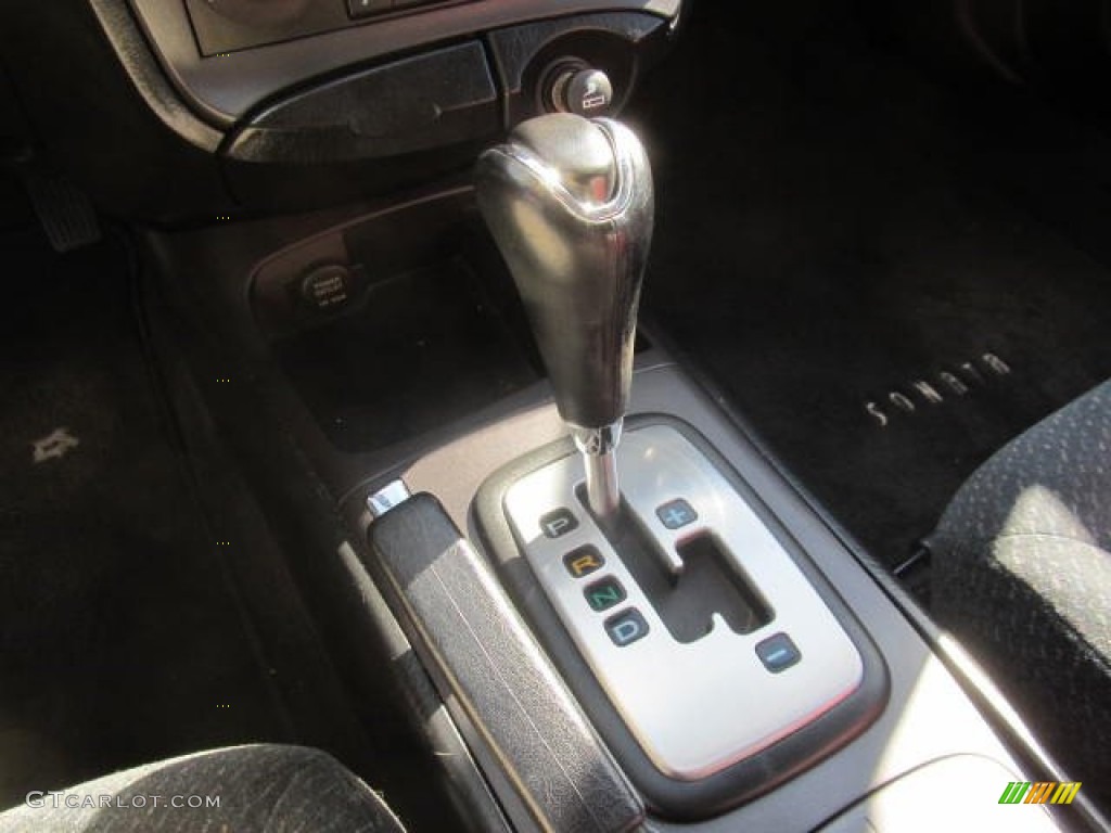 2004 Sonata  - Brilliant Silver / Black photo #17