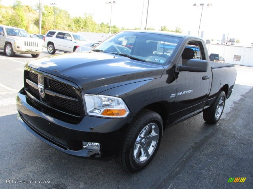 2012 Ram 1500 Express Regular Cab 4x4 - Black / Dark Slate Gray/Medium Graystone photo #6