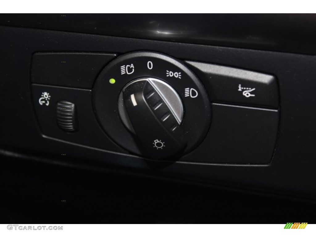 2010 BMW X5 M Standard X5 M Model Controls Photo #86213006