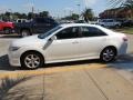 Super White - Camry SE Photo No. 5