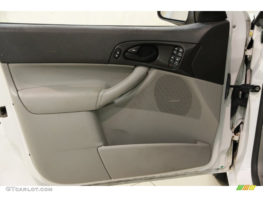 2007 Ford Focus ZXW SES Wagon Door Panel Photos