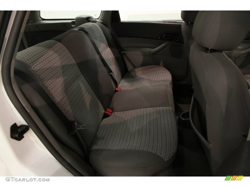 2007 Ford Focus ZXW SES Wagon Rear Seat Photos