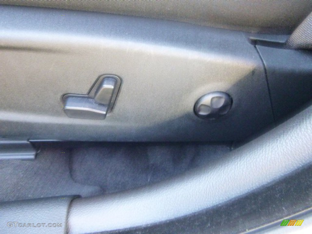 2012 300  - Bright Silver Metallic / Black photo #15