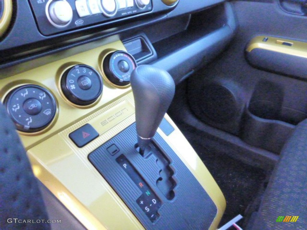 2008 xB  - Gold Rush Mica / Dark Gray photo #18