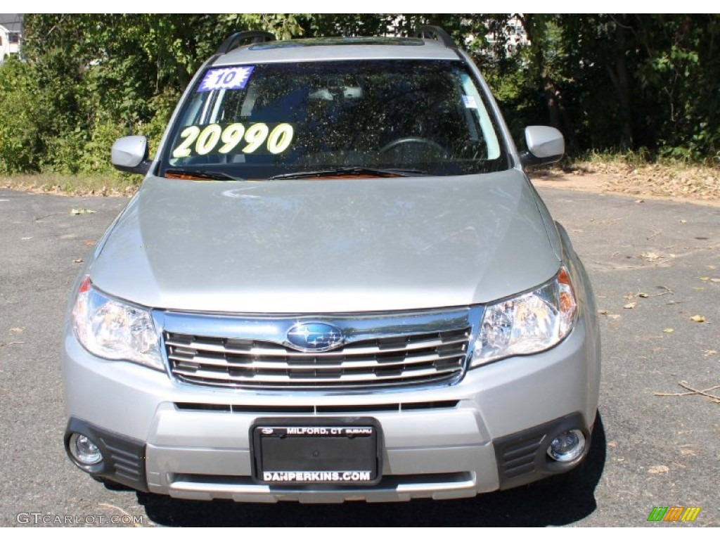 2010 Forester 2.5 X Premium - Spark Silver Metallic / Black photo #2