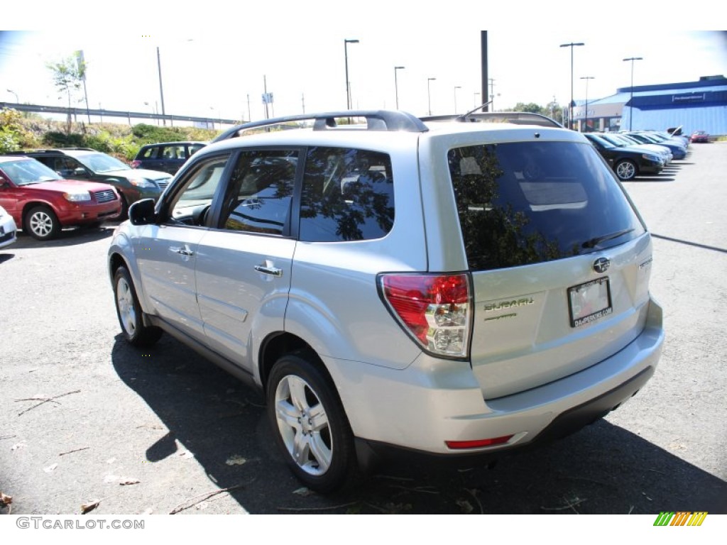 2010 Forester 2.5 X Premium - Spark Silver Metallic / Black photo #10