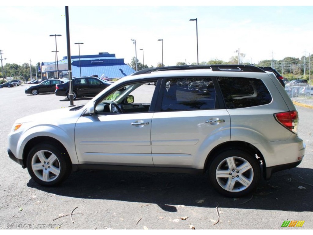 2010 Forester 2.5 X Premium - Spark Silver Metallic / Black photo #11