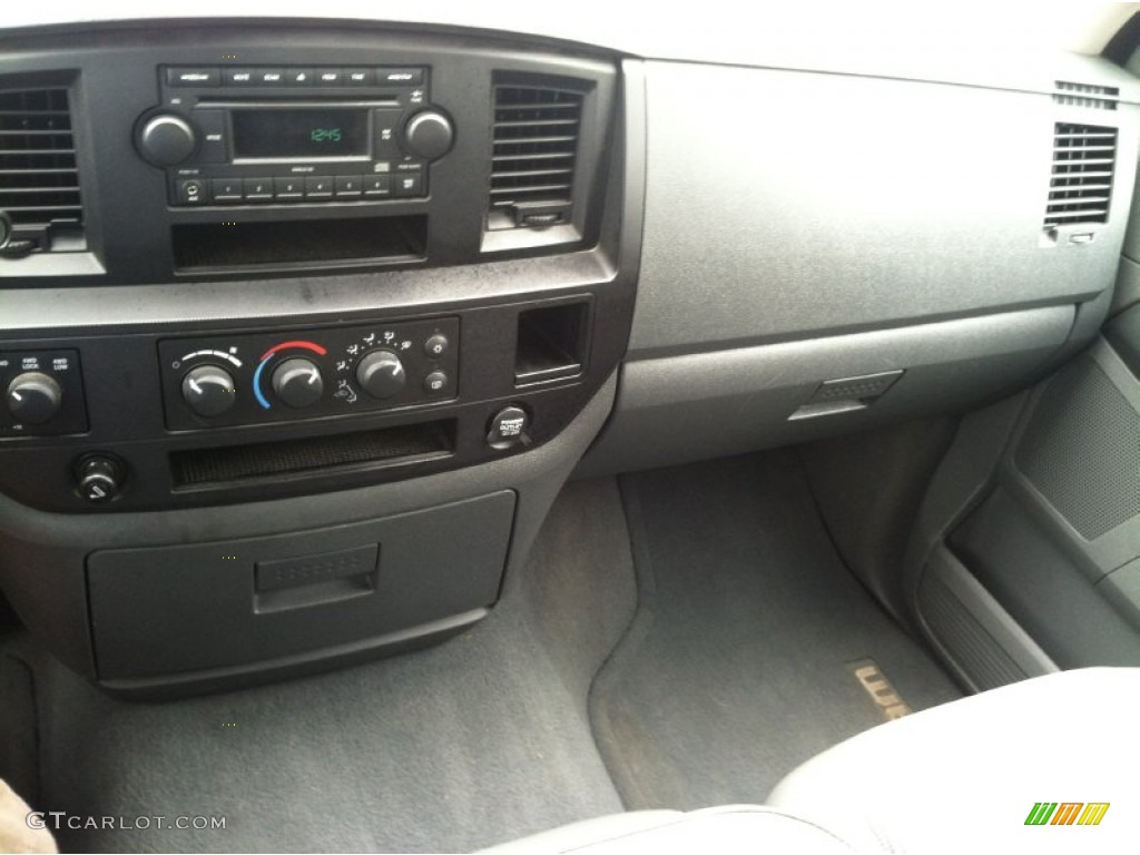 2007 Ram 1500 SXT Quad Cab 4x4 - Electric Blue Pearl / Medium Slate Gray photo #11