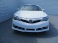 Super White - Camry SE Photo No. 8