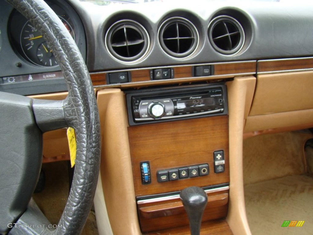 1982 Mercedes-Benz SL Class 380 SL Roadster Controls Photo #86235944