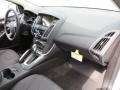 White Platinum - Focus Titanium Hatchback Photo No. 17