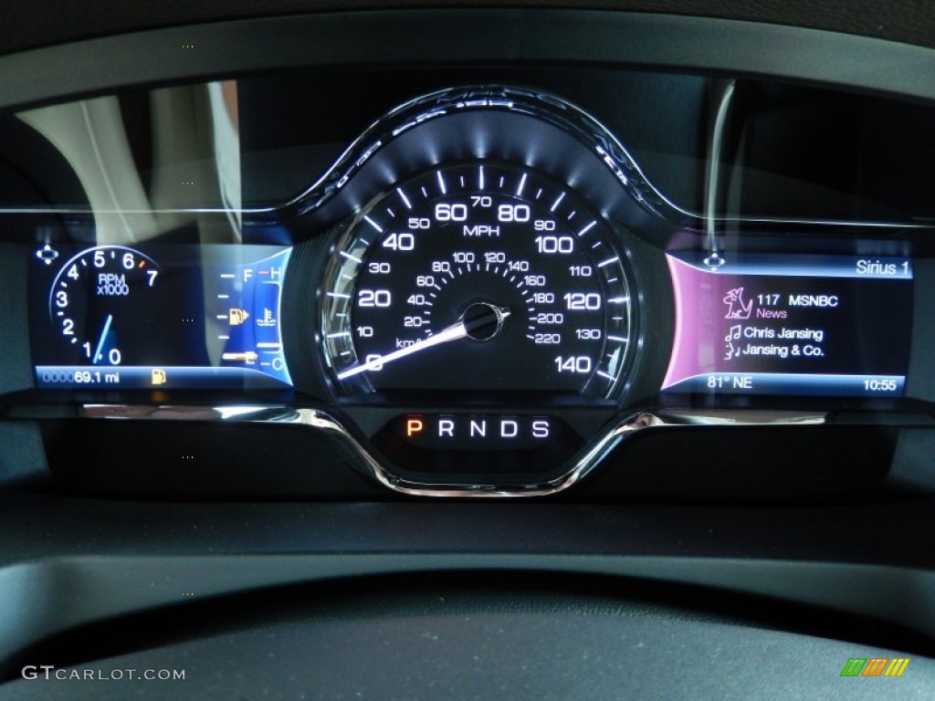 2014 Lincoln MKS FWD Gauges Photo #86240513