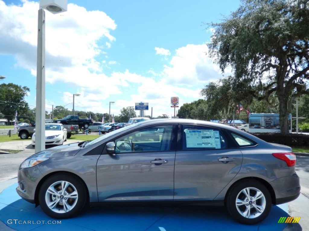 2014 Focus SE Sedan - Sterling Gray / Medium Light Stone photo #2
