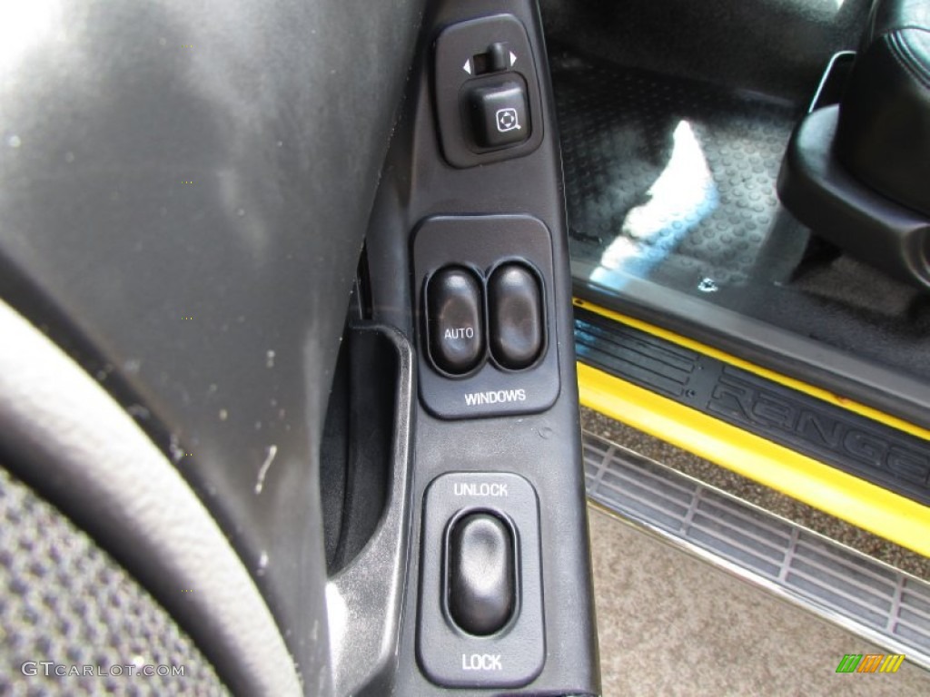 2006 Ranger STX SuperCab - Screaming Yellow / Ebony Black photo #15