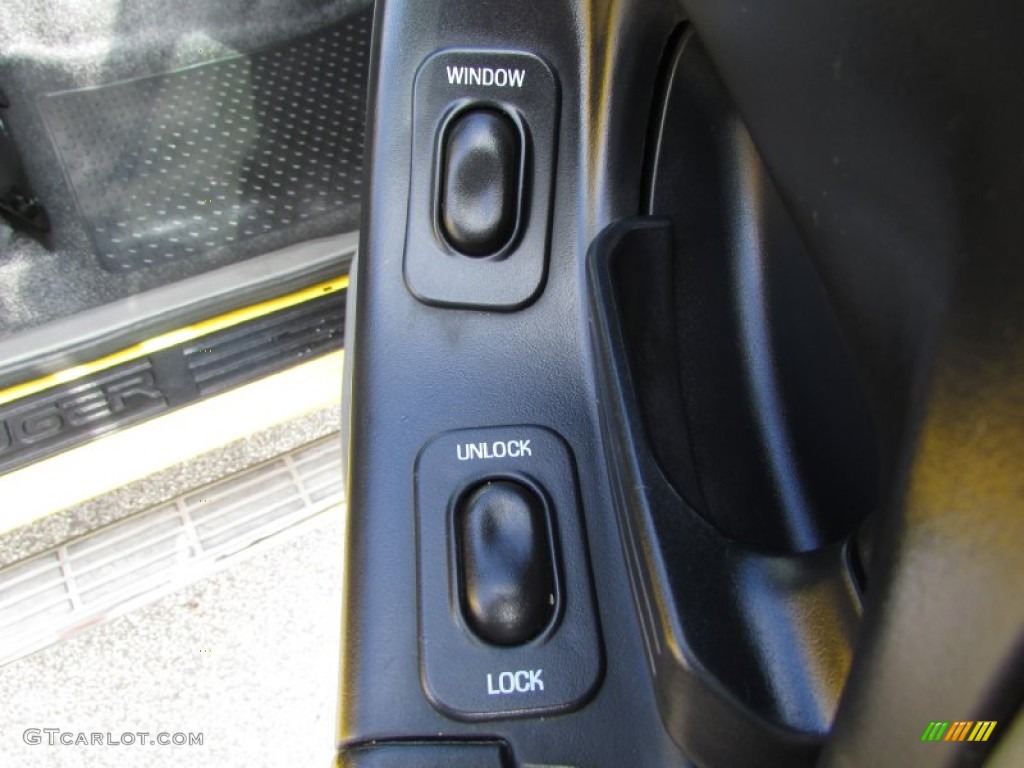 2006 Ranger STX SuperCab - Screaming Yellow / Ebony Black photo #35