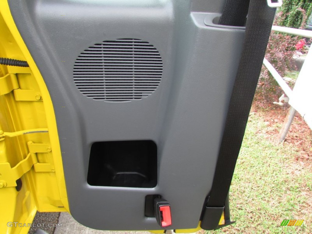 2006 Ranger STX SuperCab - Screaming Yellow / Ebony Black photo #46