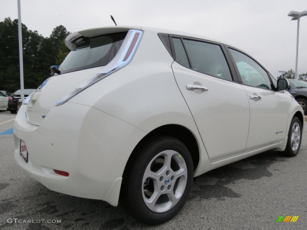 2013 LEAF SV - Glacier White / Light Gray photo #5