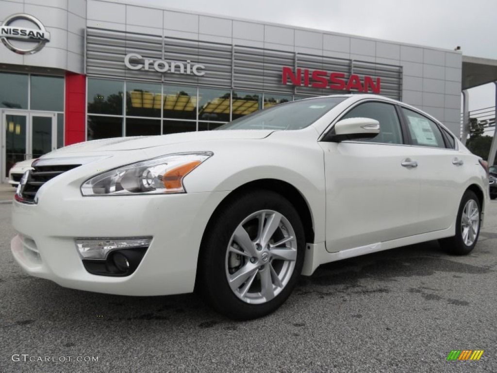 2014 Altima 2.5 SV - Pearl White / Charcoal photo #1