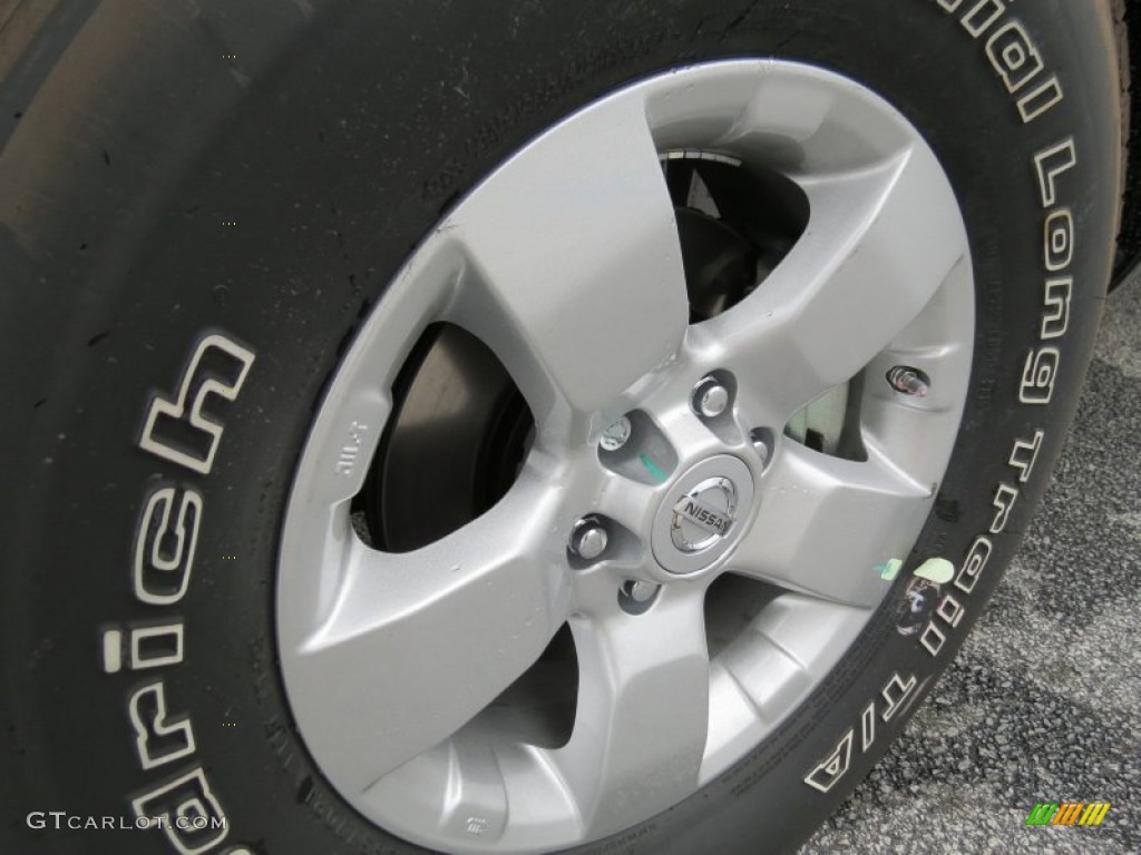 2013 Nissan Frontier SV V6 Crew Cab Wheel Photos