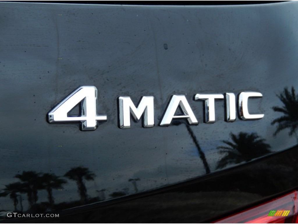 2012 Mercedes-Benz ML 350 4Matic Marks and Logos Photos