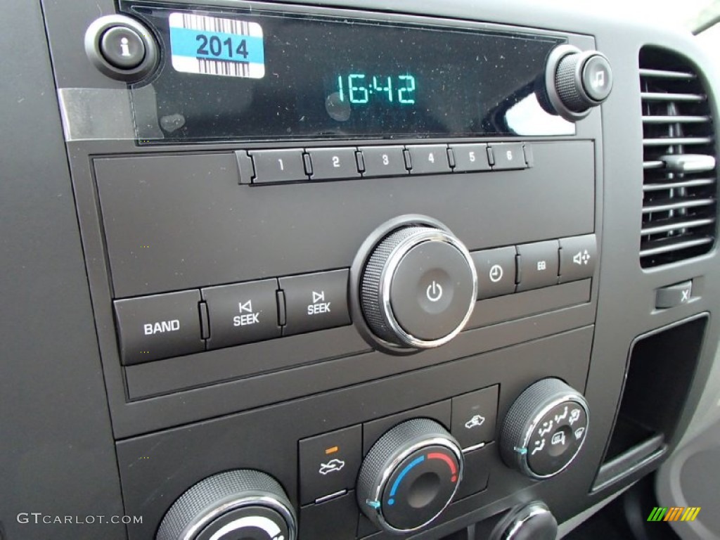 2014 Chevrolet Silverado 2500HD WT Regular Cab 4x4 Utility Truck Audio System Photo #86257289