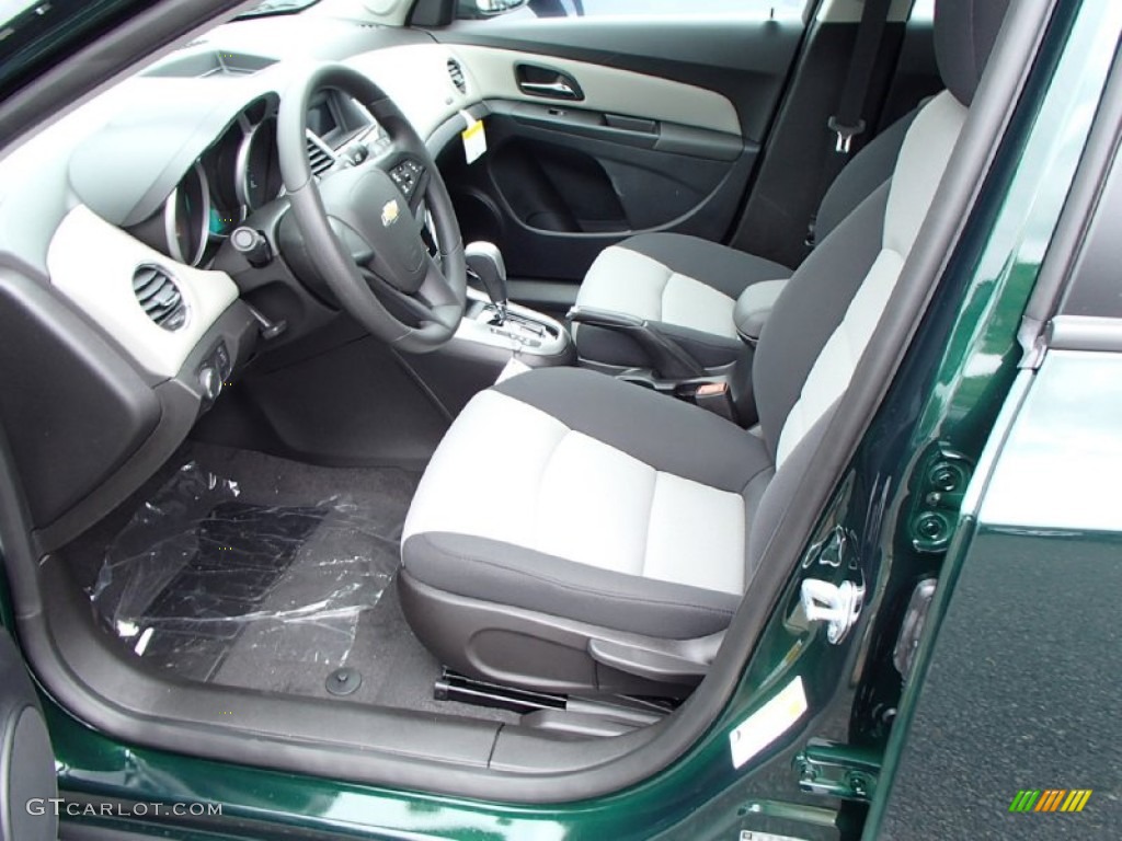 2014 Cruze LS - Rainforest Green Metallic / Jet Black/Medium Titanium photo #3