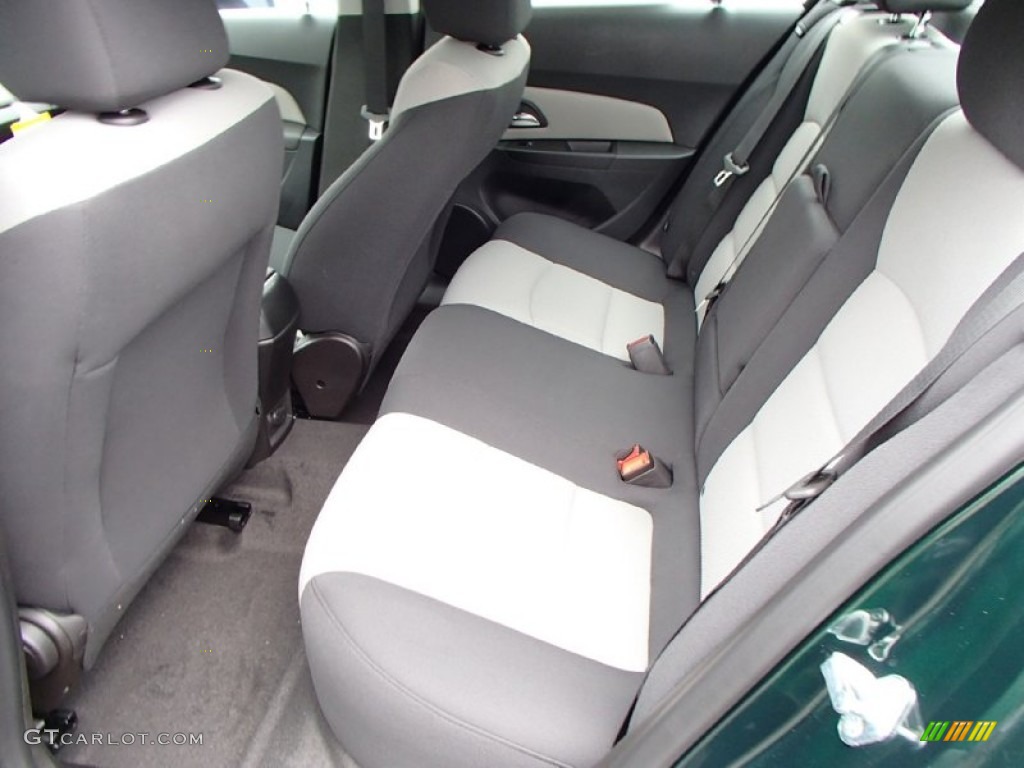 2014 Cruze LS - Rainforest Green Metallic / Jet Black/Medium Titanium photo #4
