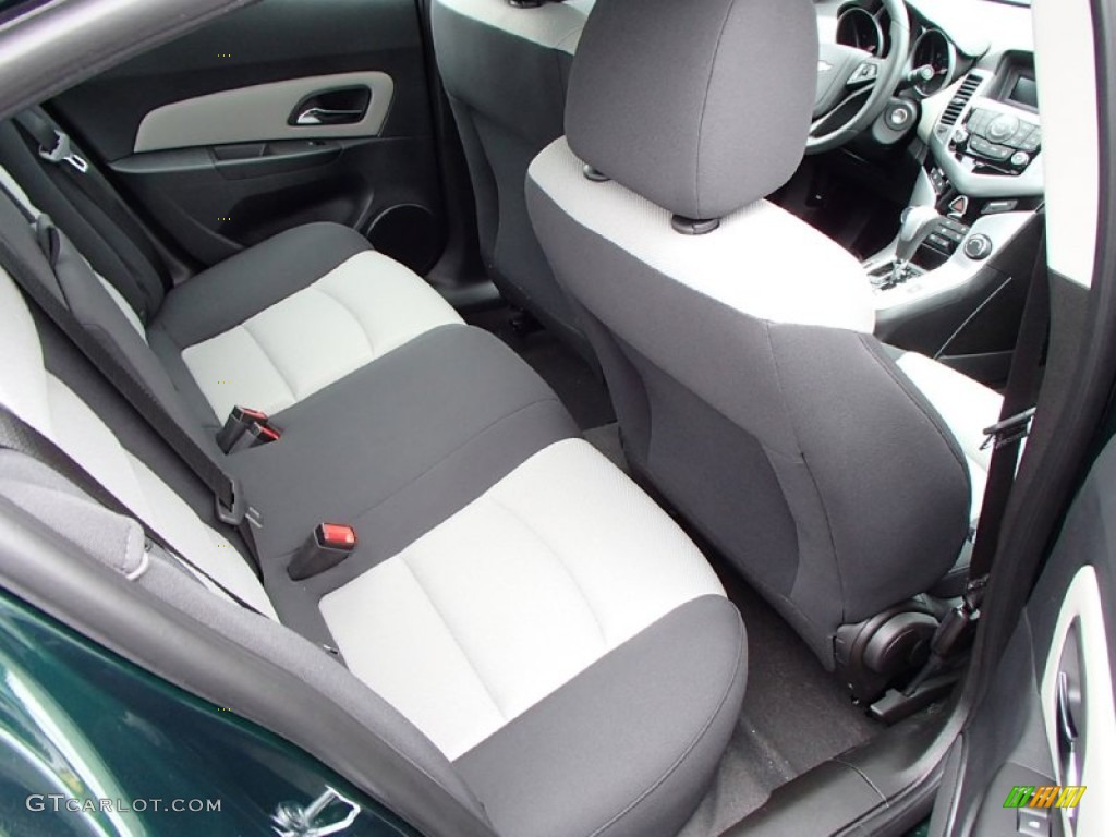 2014 Cruze LS - Rainforest Green Metallic / Jet Black/Medium Titanium photo #7