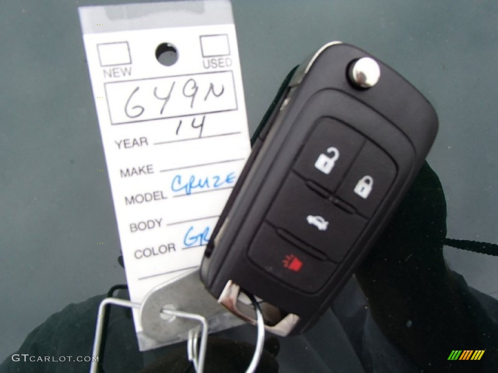 2014 Cruze LS - Rainforest Green Metallic / Jet Black/Medium Titanium photo #11