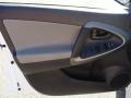 Super White - RAV4 I4 4WD Photo No. 6