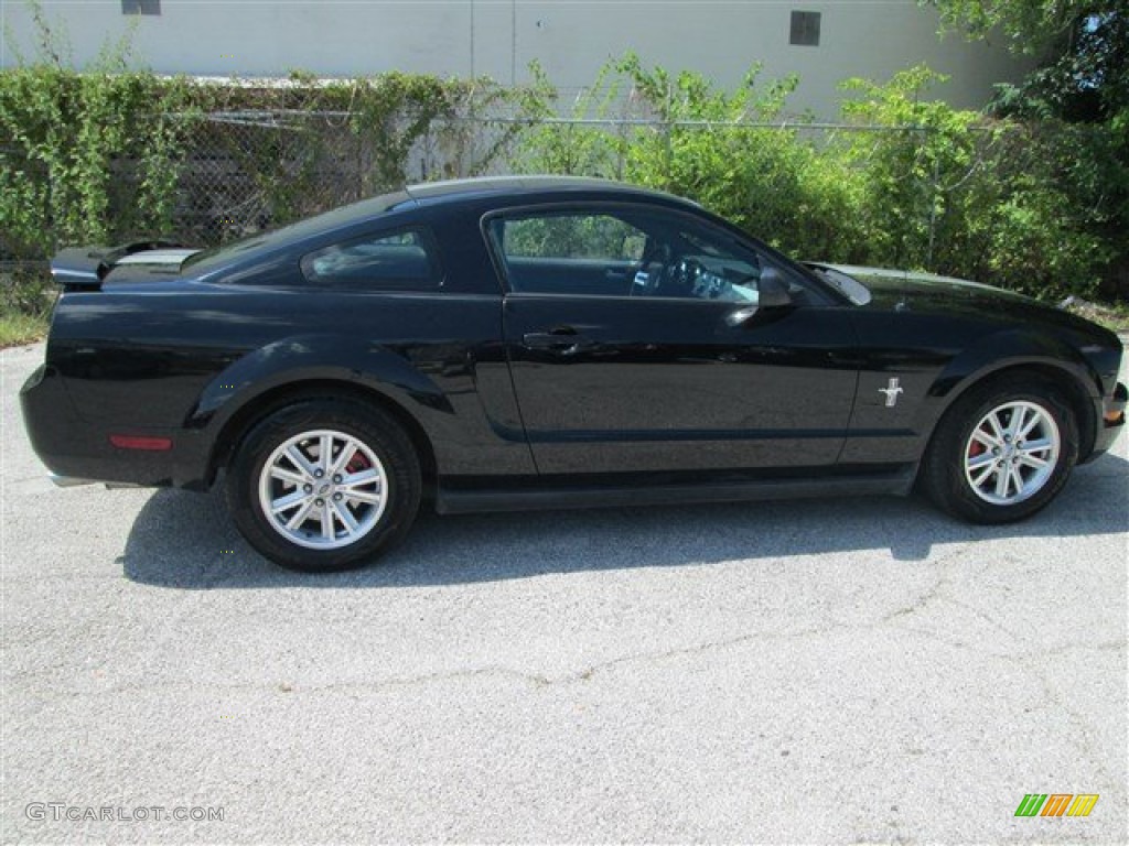 2006 Mustang V6 Premium Coupe - Black / Black photo #3